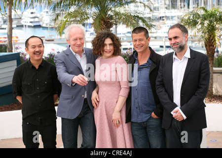 Yu Lik-wai, Jean-pierre Dardenne, Arsinée Khanjian, Karim Aïnouz, Emmanuel Carrère, le Jury de la Cinéfondation photocall Banque D'Images