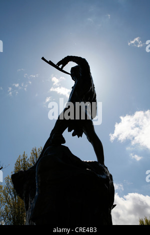 Statue de Peter Pan dans les jardins de Kensington, London, UK Banque D'Images