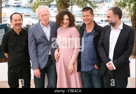 Yu Lik-wai, Jean-pierre Dardenne, Arsinée Khanjian, Karim Aïnouz, Emmanuel Carrère, le Jury de la Cinéfondation photocall Banque D'Images