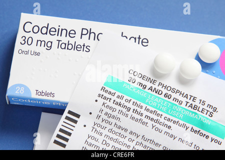 Phosphate de codéine 30 mg comprimés anti-douleur et les instructions de paquet Banque D'Images