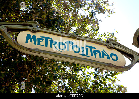 Art Nouveau, à signer, métro Metropolitano, à la station de métro Picoas à Lisbonne, Portugal, Europe Banque D'Images