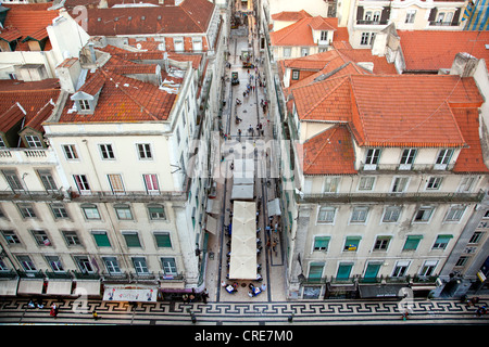 Vue de l'Elevador de Santa Justa, ascenseur de Santa Justa, sur la voie historique de la Rua de Santa Justa dans le quartier historique Banque D'Images