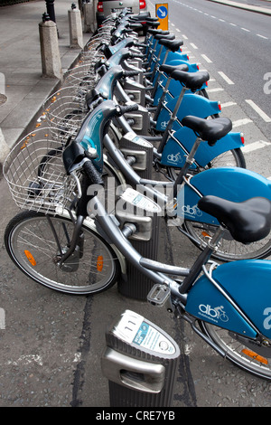 Un service de location de vélos à l'une des stations de Dublinbikes, Dublin, Irlande, Europe Banque D'Images