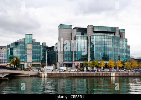 Siège de l'Allied Irish Bank, l'AIB, sur la rivière Liffey, dans le quartier financier de Dublin, Irlande, Europe Banque D'Images