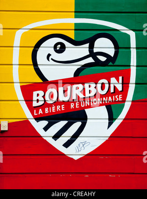 Logo, la publicité sur une façade pour la bière Dodo par la brasserie Bourbon, Cilaos, La Réunion, océan Indien Banque D'Images