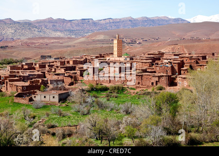 Vue panoramique de Telouet à partir de la Kasbah de Telouet, vallée de l'Ounila, Haut Atlas, Maroc, Afrique Banque D'Images