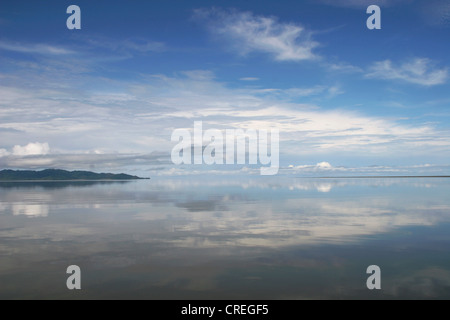 Symphonie en bleu, embouchure de la rivière Sambu, et le Pacifique, Panama, Darien, Rio Sambu Banque D'Images