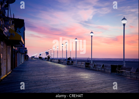 Sunrise, Ocean City Boardwalk Maryland USA Banque D'Images