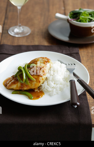 Close up de l'assiette de poulet et riz Banque D'Images