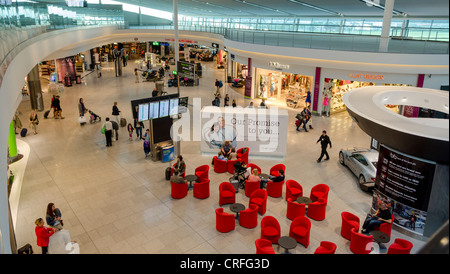 À l'intérieur de l'aérogare 2 à l'aéroport de Dublin, Irlande Banque D'Images