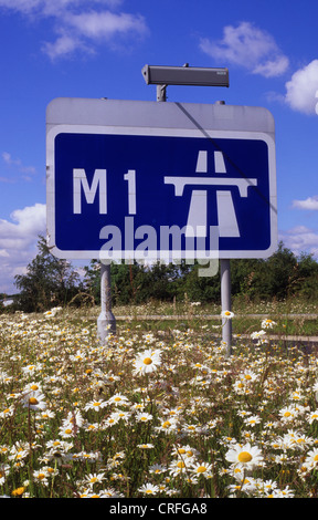 Roadsign affirmant début de l'autoroute M1 près de Leeds Yorkshire UK Banque D'Images