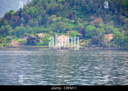 Tremezzo en face de Bellagio, en Ferry,Villas,Jardins,Destination populaire en été, le lac de Côme, les lacs italiens, Italie Banque D'Images