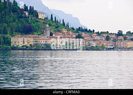 Bellagio,Traversée du lac,Hôtels,restaurants,à l'avant dans des ruelles,boutiques,vue sur le lac de Côme Lac,Jardins,Italien,Lacs,Italie Banque D'Images