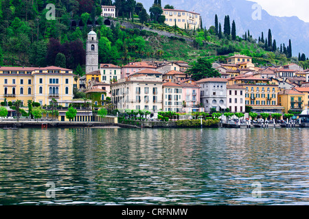 Bellagio,Traversée du lac,Hôtels,restaurants,à l'avant dans des ruelles,boutiques,vue sur le lac de Côme Lac,Jardins,Italien,Lacs,Italie Banque D'Images