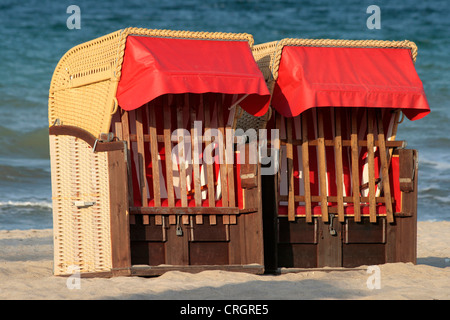 Chaises de plage fermée sur la plage, l'Allemagne, Schleswig-Holstein, mer Baltique, Dahme Banque D'Images