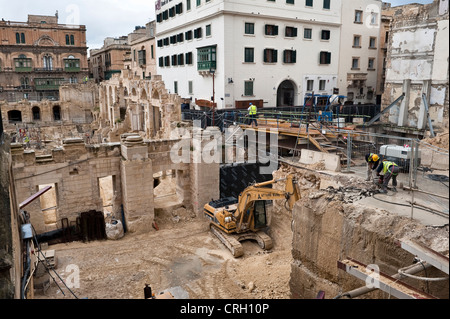 Restauration de vieux bâtiments dans le centre de la Valette, Malte Banque D'Images