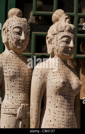 Statues bouddhiques au marché aux puces de Panjiayuan, Beijing, China, Asia Banque D'Images