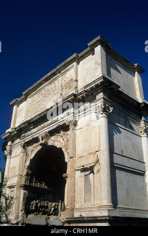 L'Italie, Rome, l'Arco di Tito, construit en l'an 81 en l'honneur de Titus. Banque D'Images