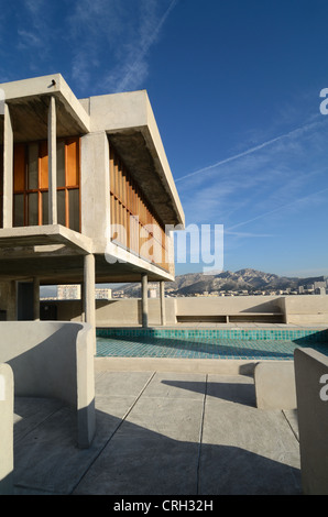 Toit-terrasse & piscine de la Cité Radieuse ou unité d'habitation Le Corbusier Marseille ou Marseille France Banque D'Images