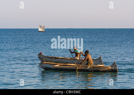Pêcheurs Vezo dans le lagon d'Ifaty, dans le sud-ouest de Madagascar Banque D'Images