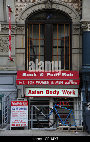 'Portrait' massage asiatique Body Work shop, le sous-sol 'bâtiment' Physical Graffiti, 96 Place Saint Marc, East Village, New York Banque D'Images