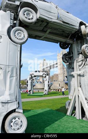 CitiHenge 2012 sculpture réplique de Stonehenge, projet entrepris par Skoda et construit à l'aide de 18 carcasses de voitures Banque D'Images