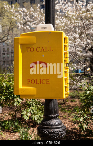 Appel d'urgence Police Fort, Central Park, NYC Banque D'Images