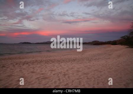 Plage de Conchal au coucher du soleil, Guanacaste, Costa Rica. Février 2012. Banque D'Images