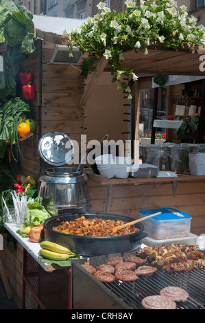 Grill au Festival du vin à peu de place du marché, Cracovie, Pologne. Banque D'Images