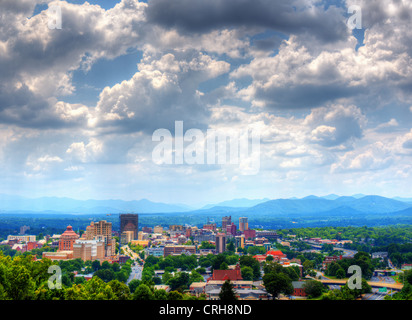 Asheville, Caroline du skyline niché dans les montagnes Blue Ridge. Banque D'Images