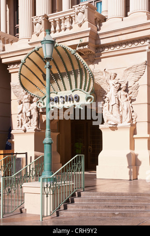 LAS VEGAS, NEVADA, Etats-Unis - 15 JUIN 2012 : entrée au Paris Resort Hotel Casino Banque D'Images