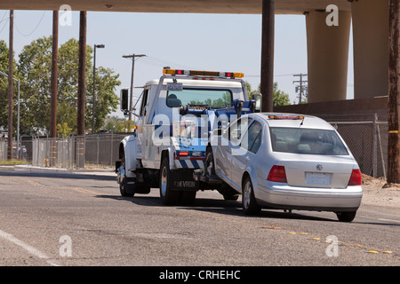 Une voiture remorquée - California USA Banque D'Images