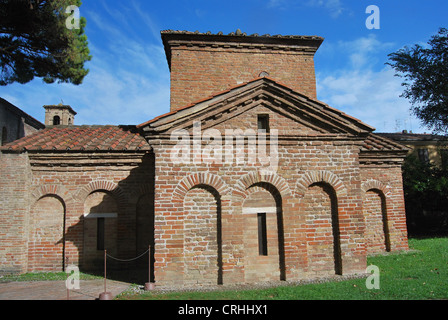 Mausoleo di Galla Placidia à partir de la période romaine dans la ville de Ravenne en Italie Banque D'Images