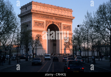 Paris, France, l'Arc de Triomphe se réveille le matin Banque D'Images