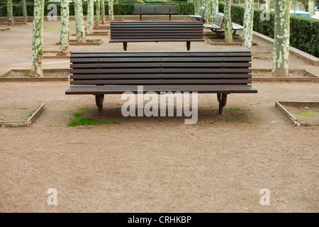 Des bancs de parc vide Banque D'Images