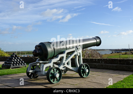 Et des boulets de canon à Ypres tower à Rye, East Sussex, UK. Banque D'Images