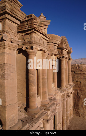 Tombeau de roche appelé 'monastery" de l'histoire de roche ville de Petra, Jordanie, Petra Banque D'Images