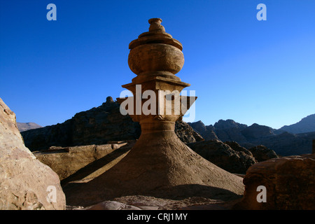 Toit de la roche tombe appelé 'monastery" de l'histoire de roche ville de Petra, Jordanie, Petra Banque D'Images