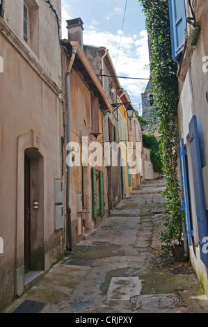 Vieille et petite allée à Arles, France, Provence, Camargue, Arles Banque D'Images