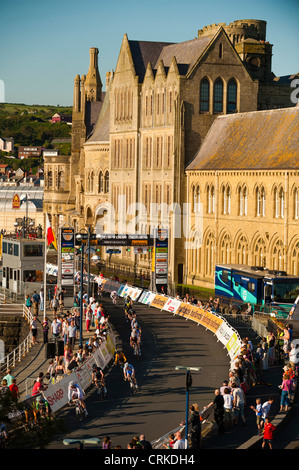 Les cyclistes professionnels en compétition dans la série événement, Halfords d''Aberystwyth, Pays de Galles UK Juin 2012 Banque D'Images