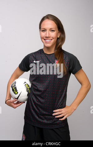 Le joueur de soccer féminin américain Lauren Cheney au niveau de l'équipe USA Media Summit de Dallas, TX à l'avance des Jeux Olympiques de Londres de 2012. Banque D'Images