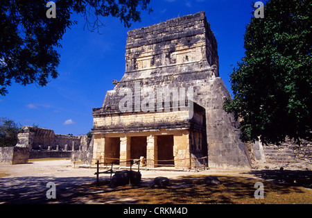 Temple de Jaguar. Les ruines mayas de Chichen Itza. Yucatan. Le Mexique. Banque D'Images