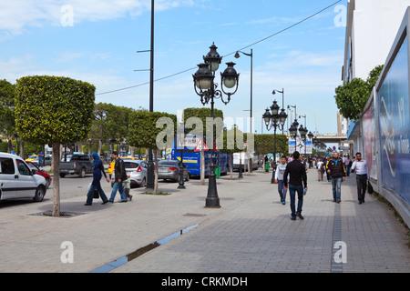 Principale avenue Habib Bourguiba à Tunis capitale de la Tunisie, sur circa Mai 2012 à Tunis, Tunisie. Banque D'Images