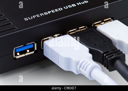 Hub superspeed usb isolé sur fond blanc Banque D'Images