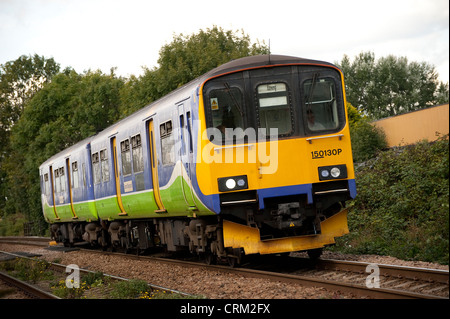 Train de voyageurs s'exécutant sur le London Overground line sur l'Angleterre. Banque D'Images