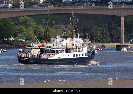 Le MV Oldenburg fait son chemin de l'estuaire de Torridge à la marée montante en tenant à jour trippers de Bideford à Lundy Island Banque D'Images