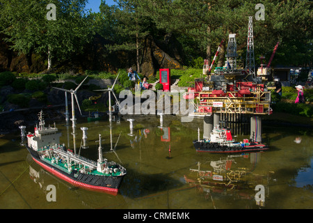 Plate-forme de forage pétrole Lego et pétrolier, Miniland, Legoland, BILLUND, Danemark Banque D'Images