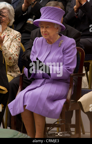 La reine Elizabeth II à Exeter, Devon dans le cadre de la tournée du Jubilé de diamant Banque D'Images