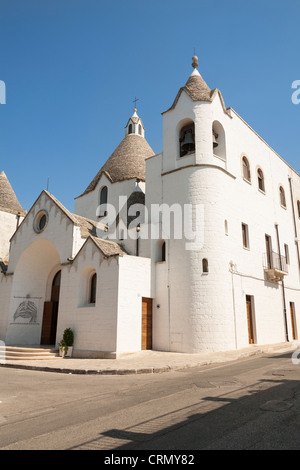 Église de San Antonio, un trullo église, Monti, Alberobello, province de Bari, Pouilles, Italie Banque D'Images