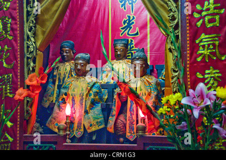 Modifier et de culte bouddhiste au temple à Hong Kong, Chine Banque D'Images